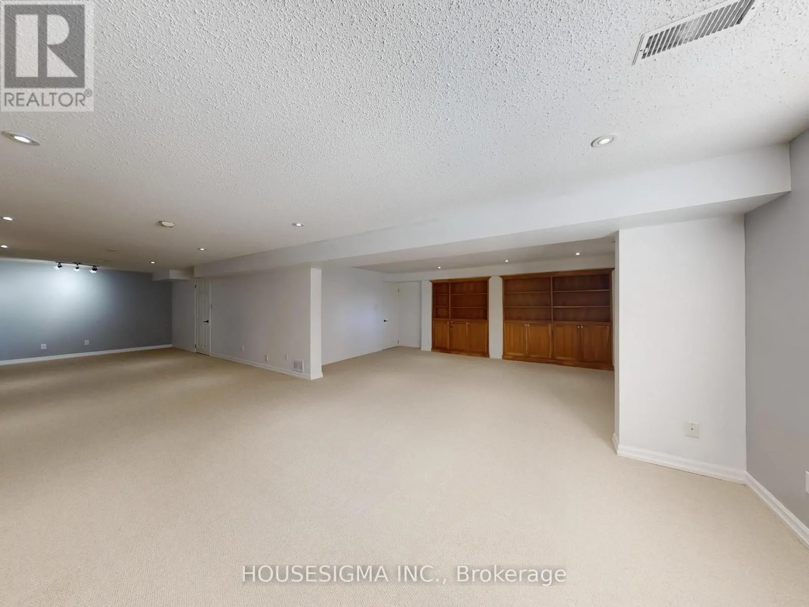 952 PEGGOTY CIRCLE