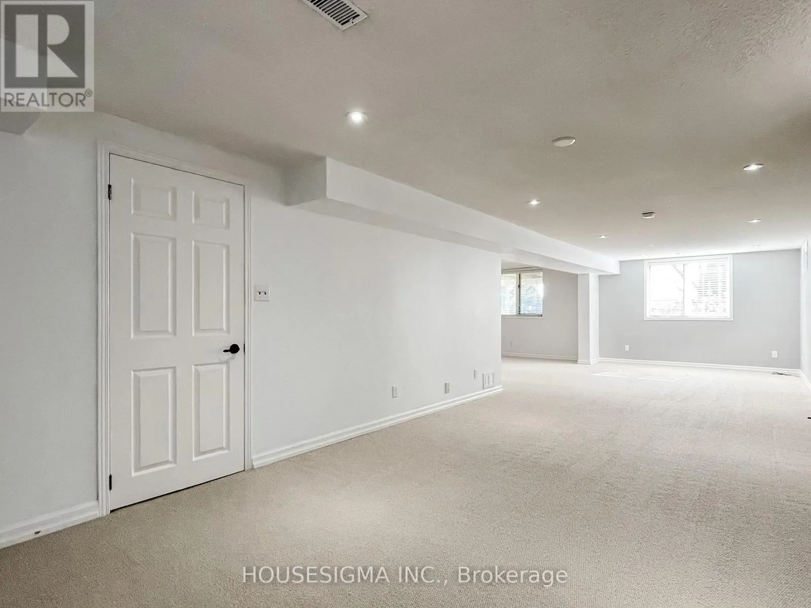 952 PEGGOTY CIRCLE
