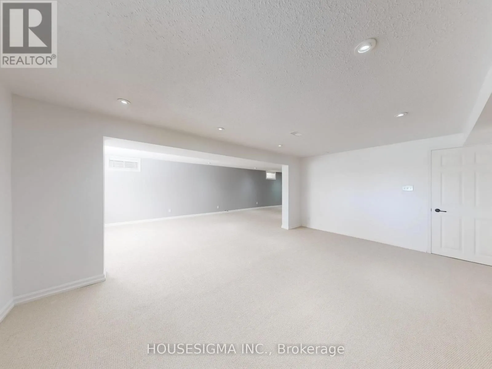 952 PEGGOTY CIRCLE