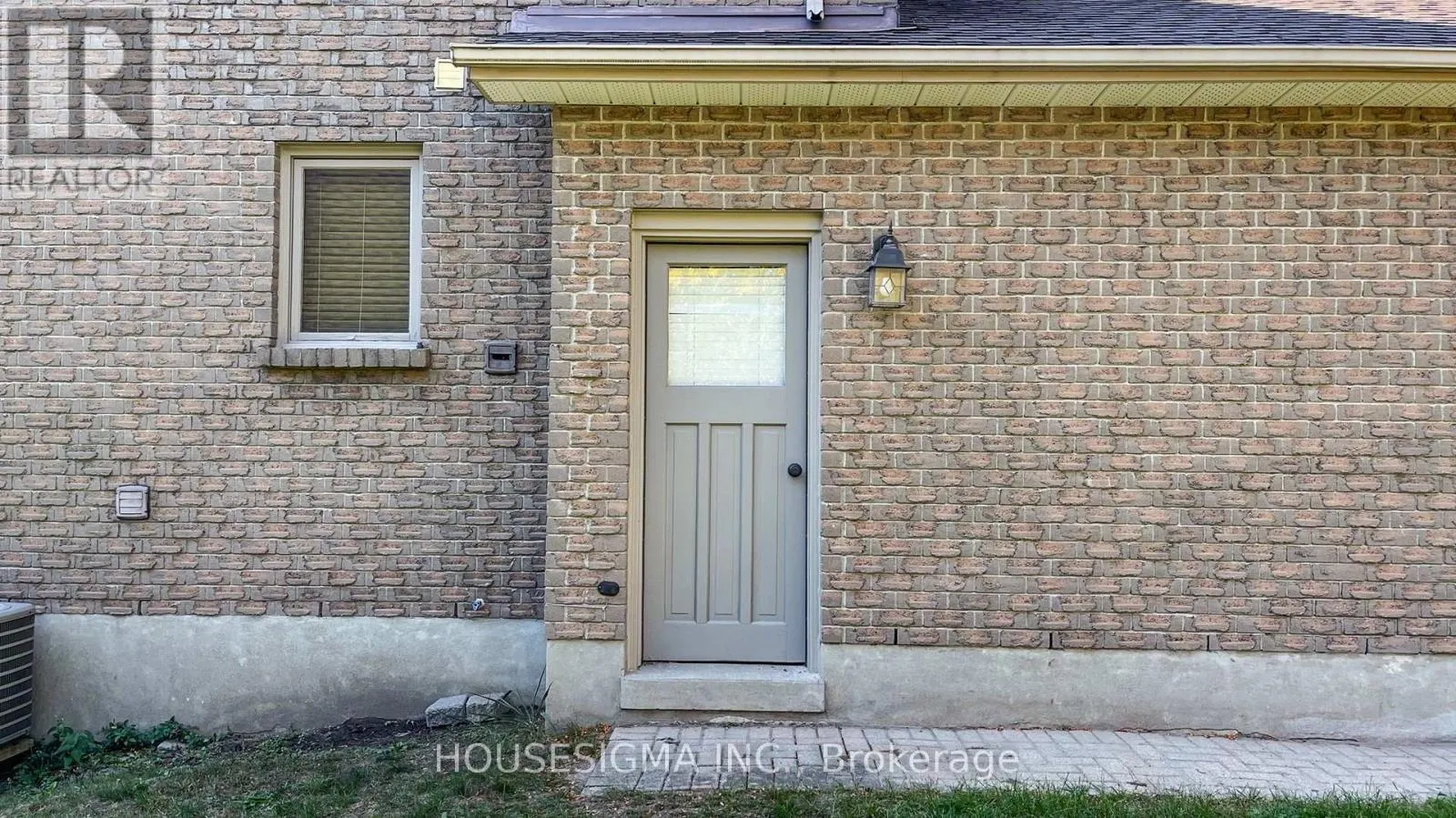 952 PEGGOTY CIRCLE