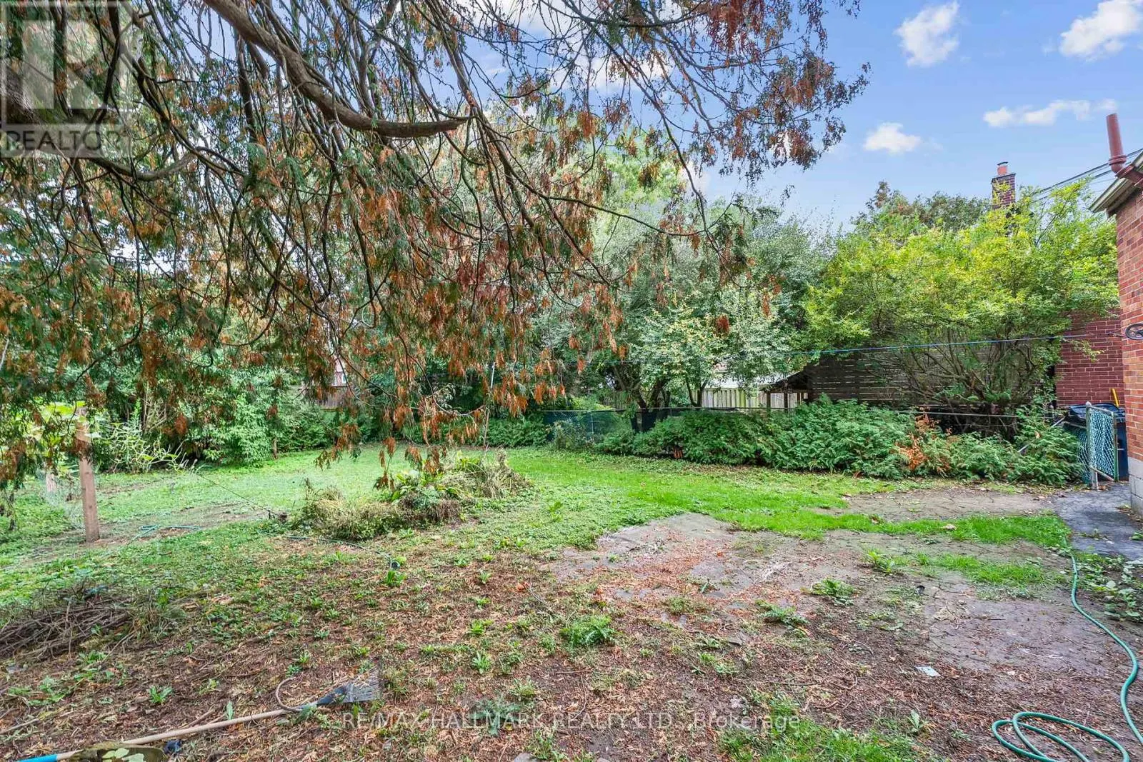 21 PLAXTON DRIVE