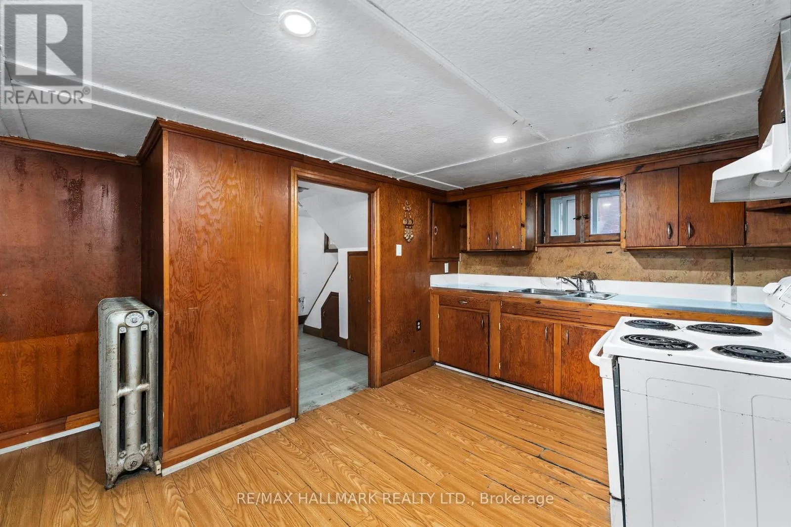 21 PLAXTON DRIVE