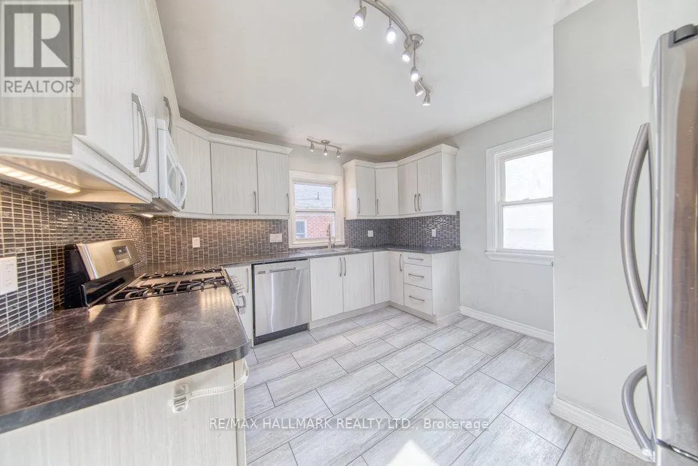 31 GLEN MUIR DRIVE