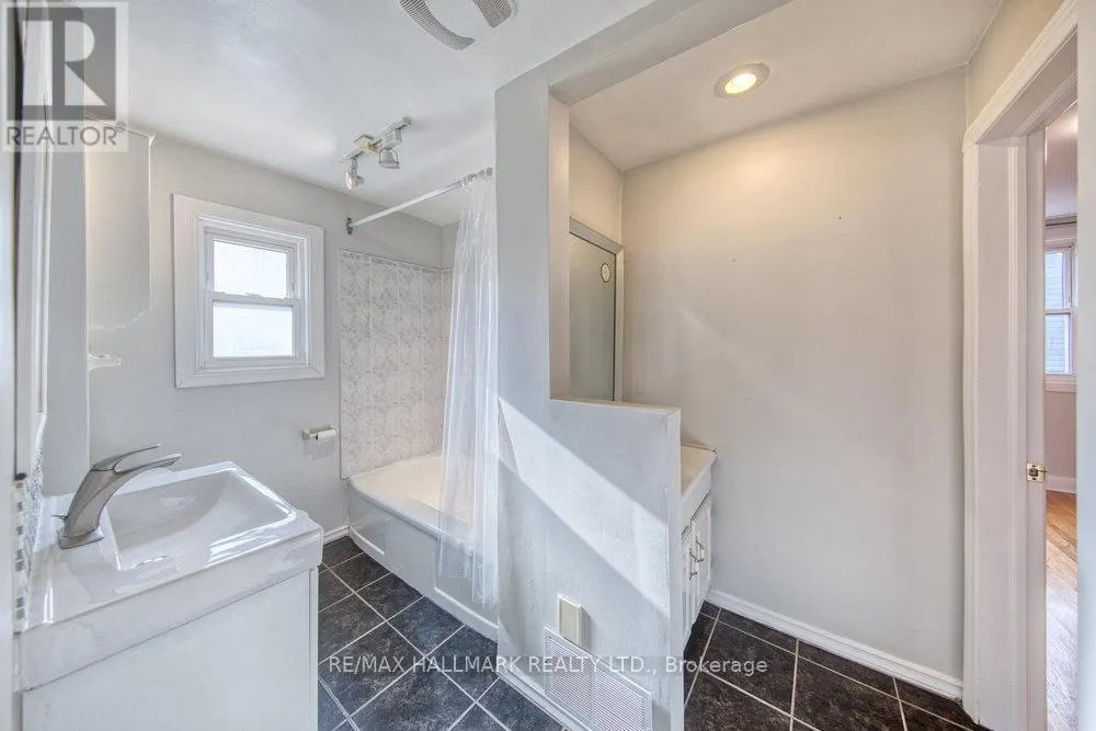 31 GLEN MUIR DRIVE