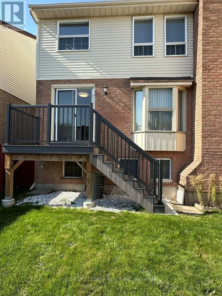 85 SANDYHOOK SQUARE