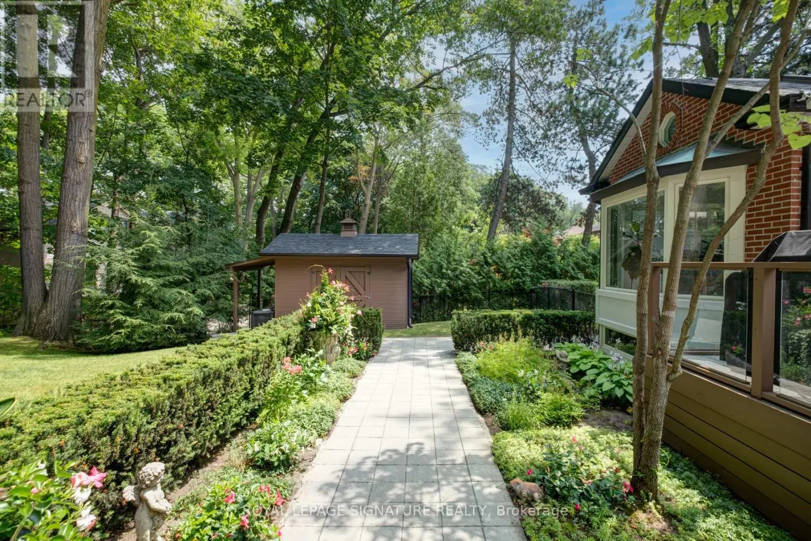 20 TAYLOR DRIVE