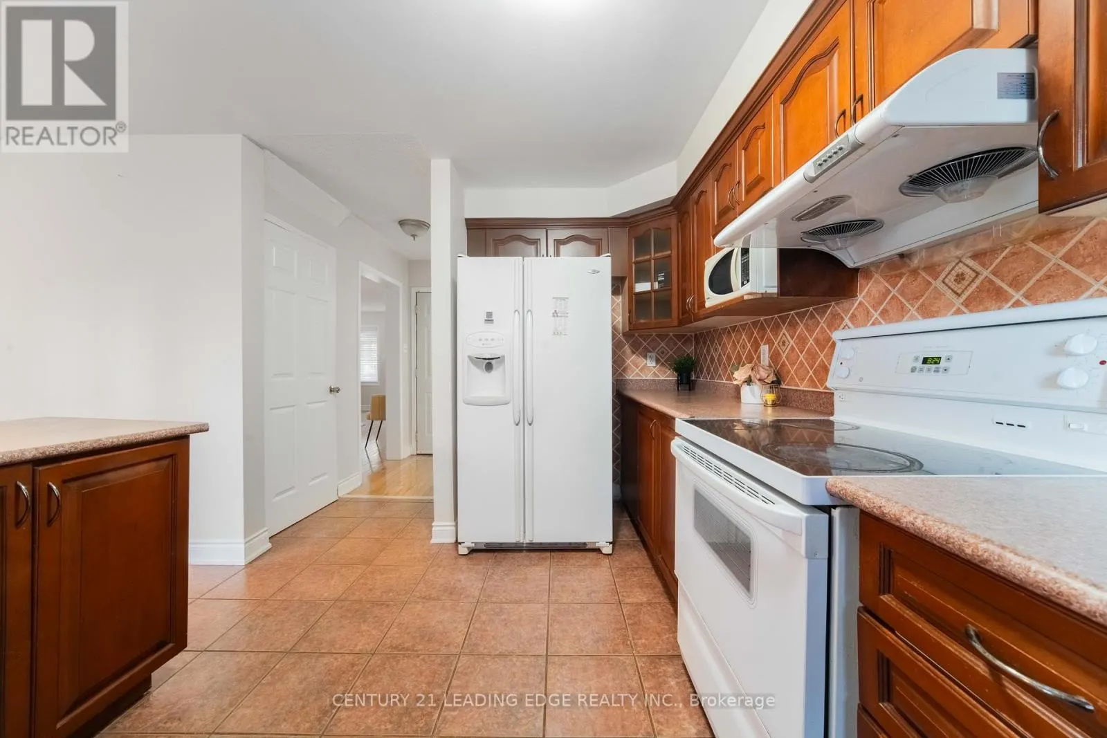 4 GLACIER CRESCENT