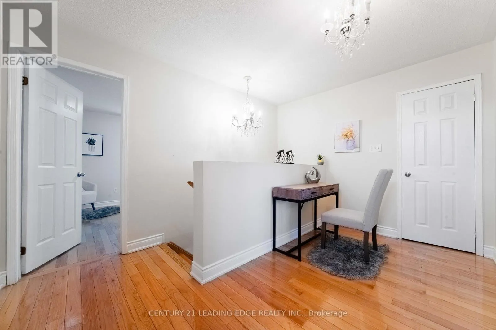 4 GLACIER CRESCENT