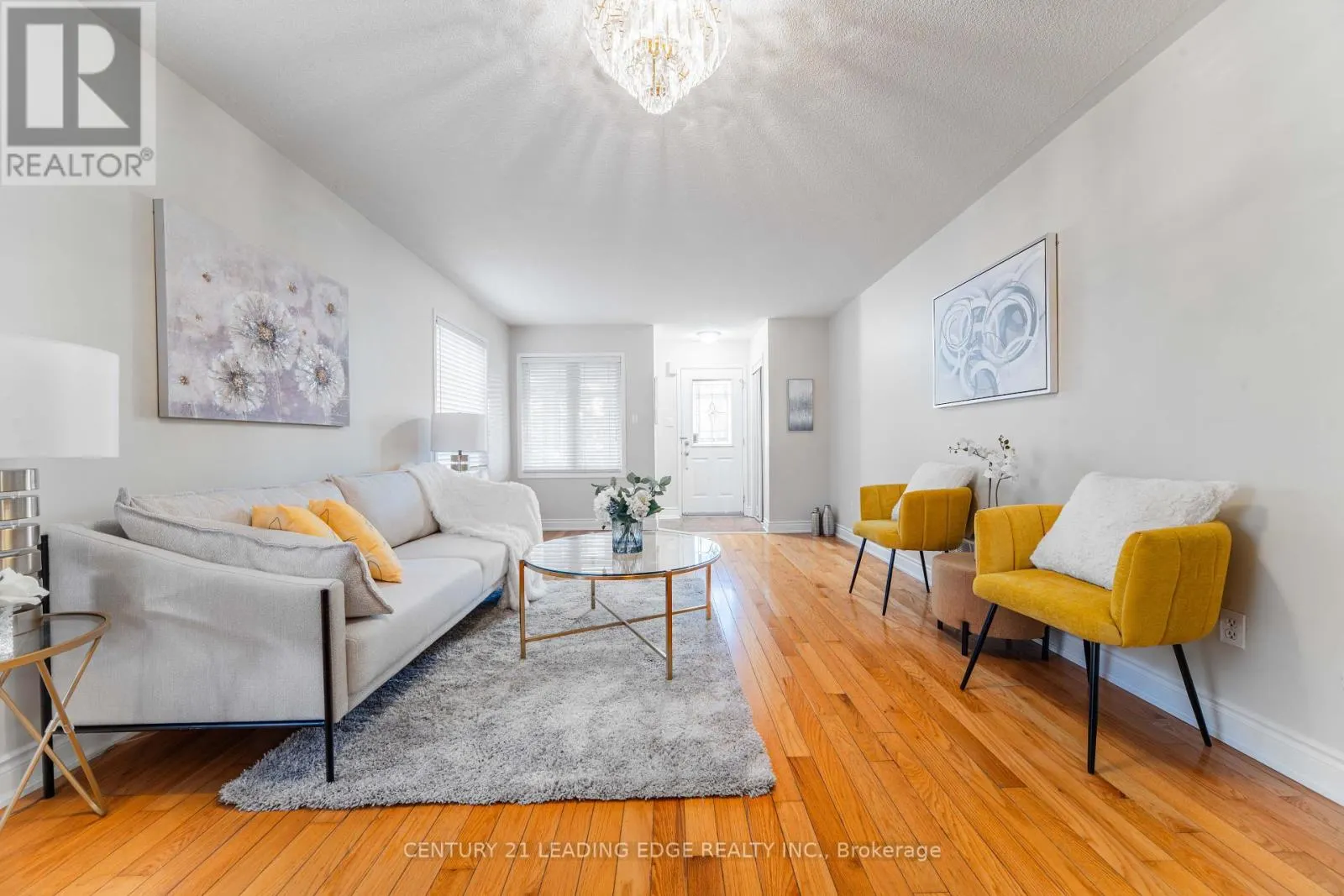 4 GLACIER CRESCENT