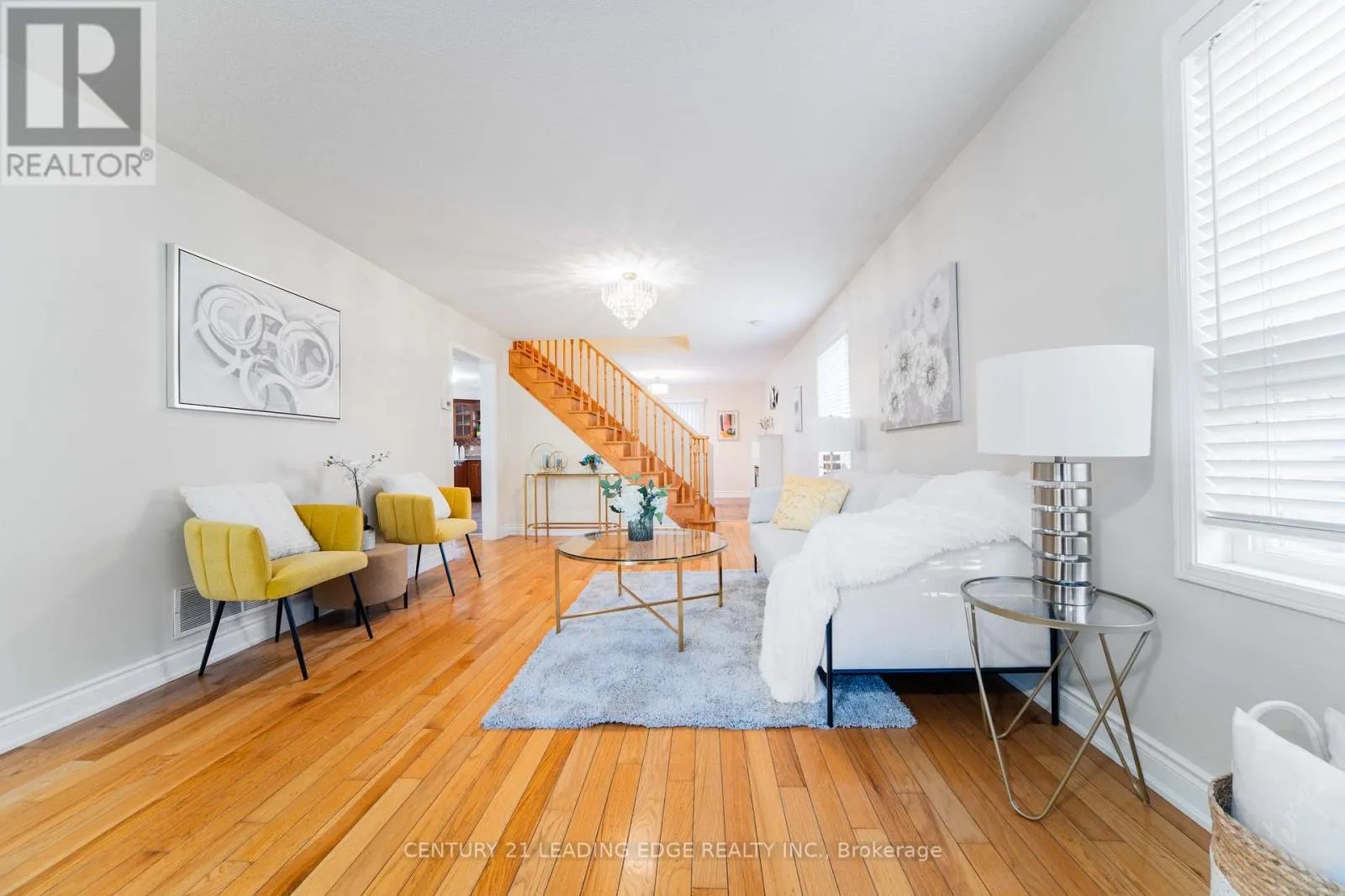 4 GLACIER CRESCENT