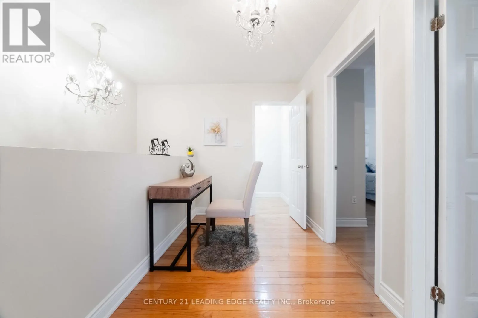 4 GLACIER CRESCENT