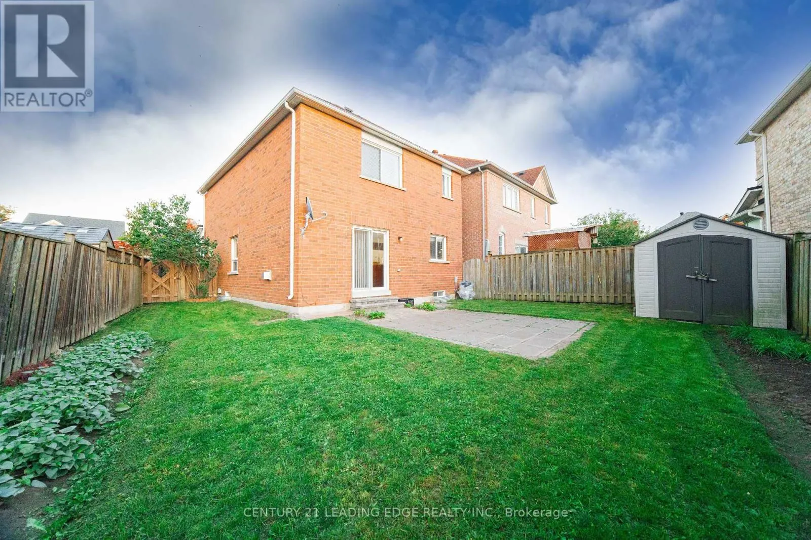 4 GLACIER CRESCENT