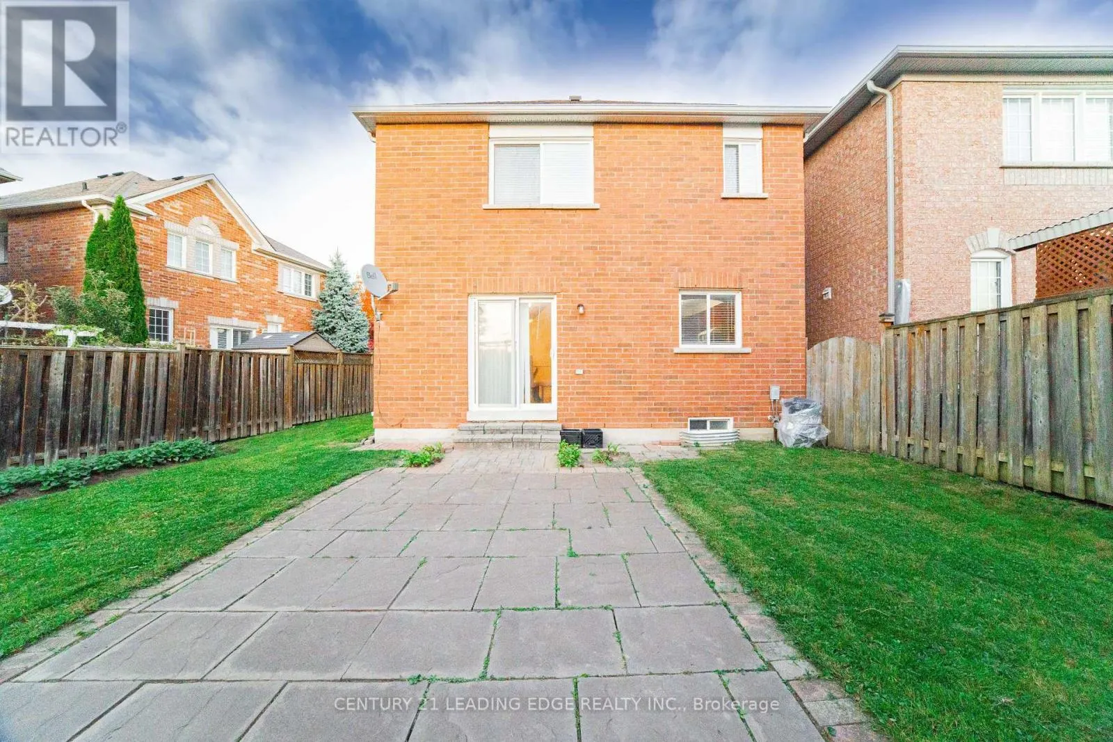 4 GLACIER CRESCENT