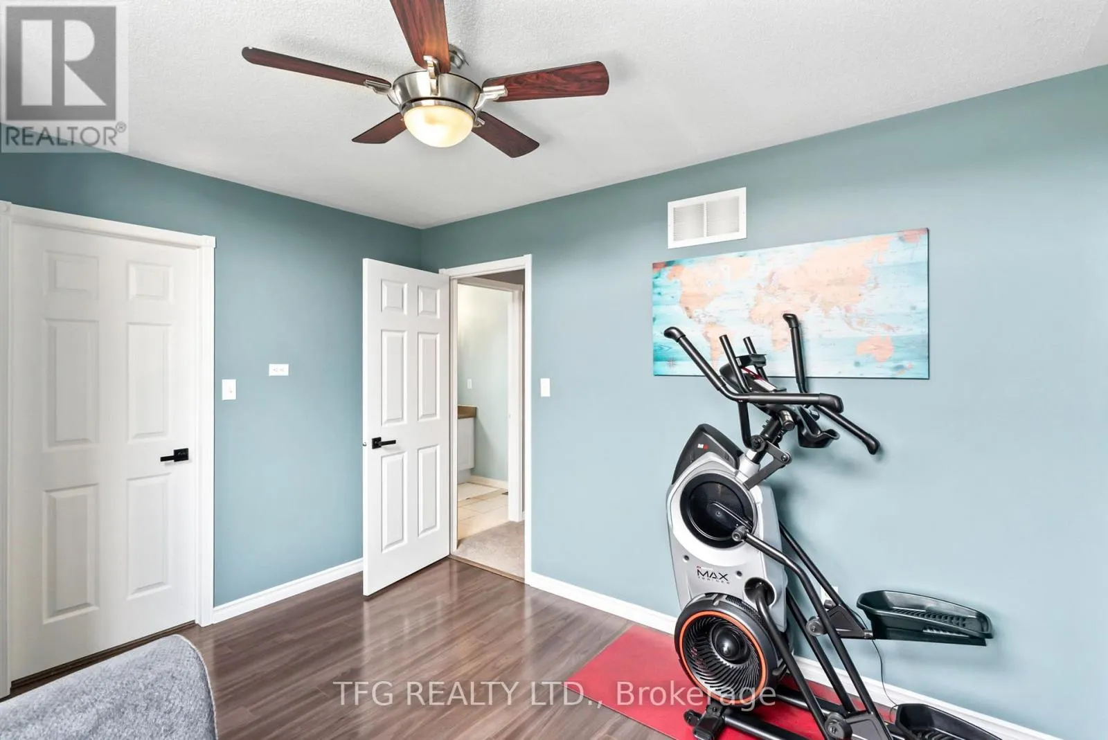 1187 ASHGROVE CRESCENT