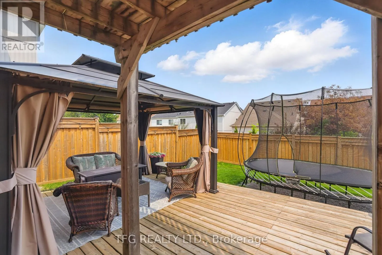 1187 ASHGROVE CRESCENT