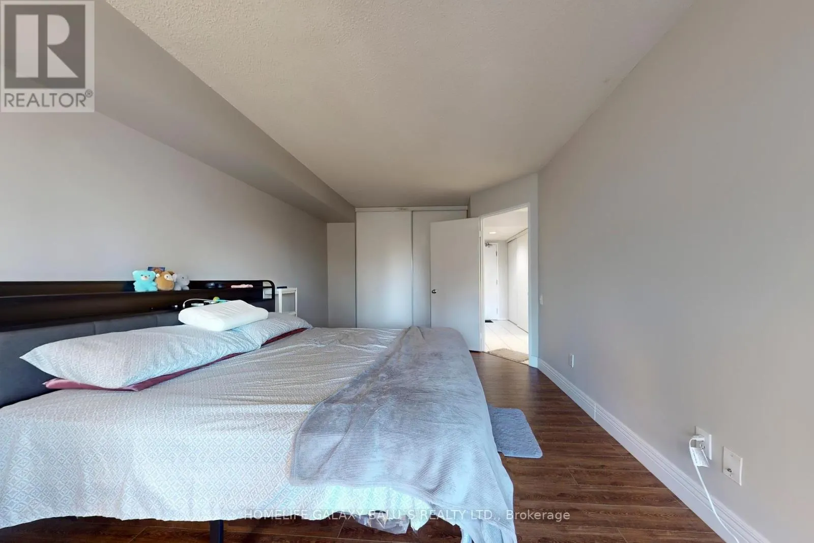 307 - 2460 EGLINTON AVENUE E