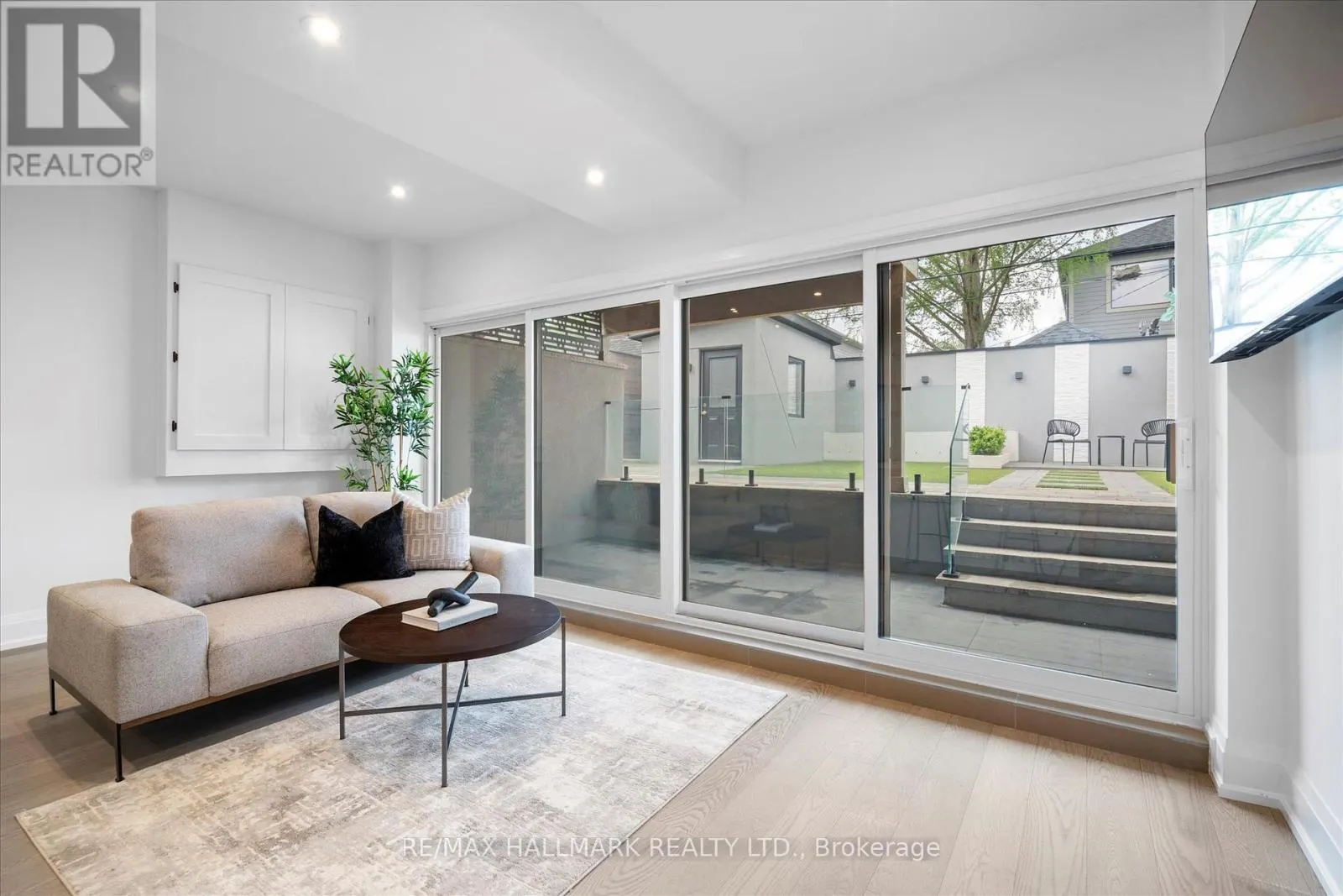 40 MANDERLEY DRIVE