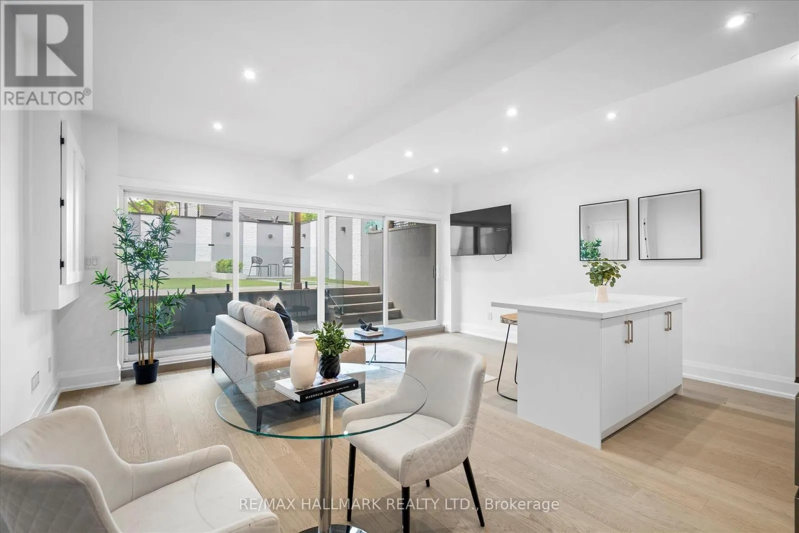 40 MANDERLEY DRIVE