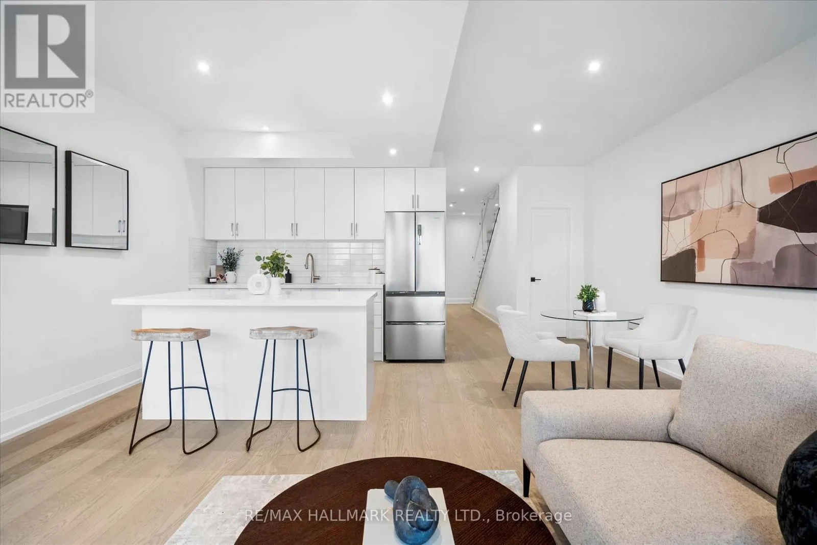 40 MANDERLEY DRIVE