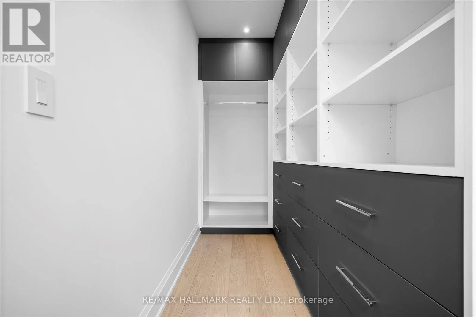 40 MANDERLEY DRIVE