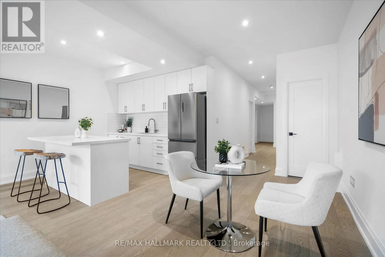 40 MANDERLEY DRIVE