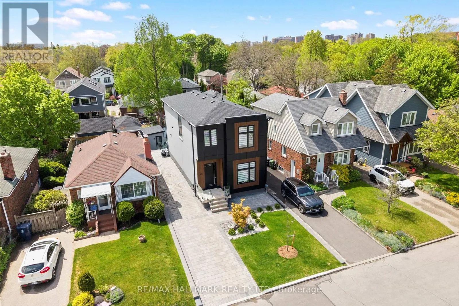 40 MANDERLEY DRIVE