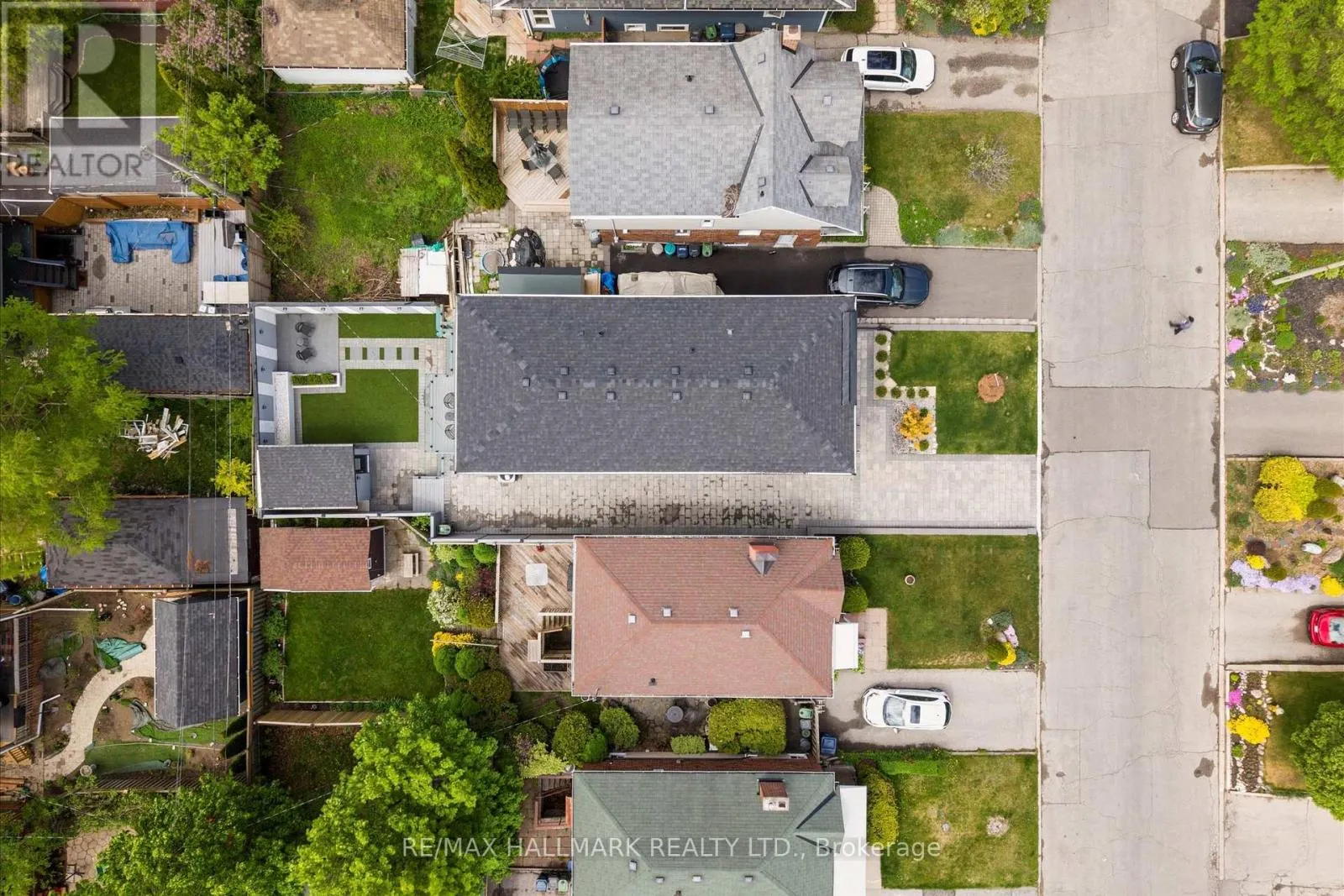 40 MANDERLEY DRIVE