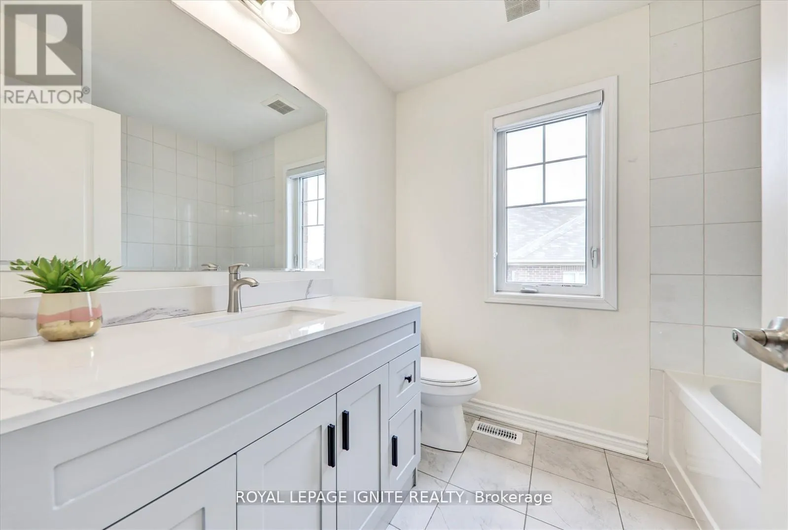 1072 FOXTAIL CRESCENT