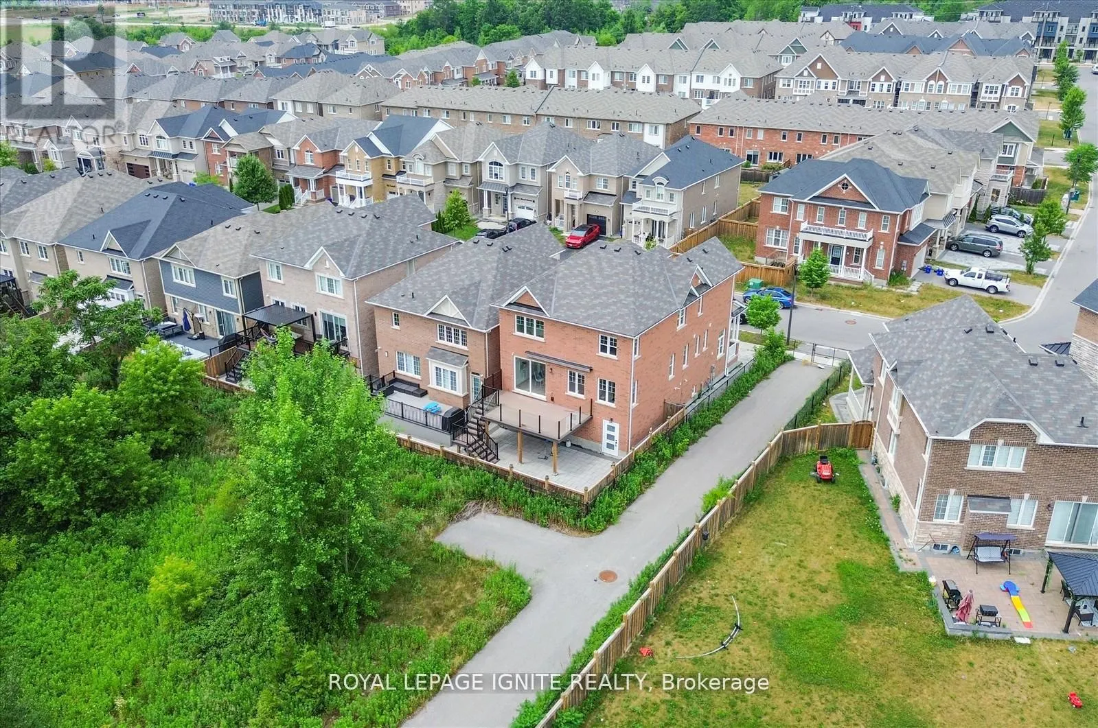 1072 FOXTAIL CRESCENT
