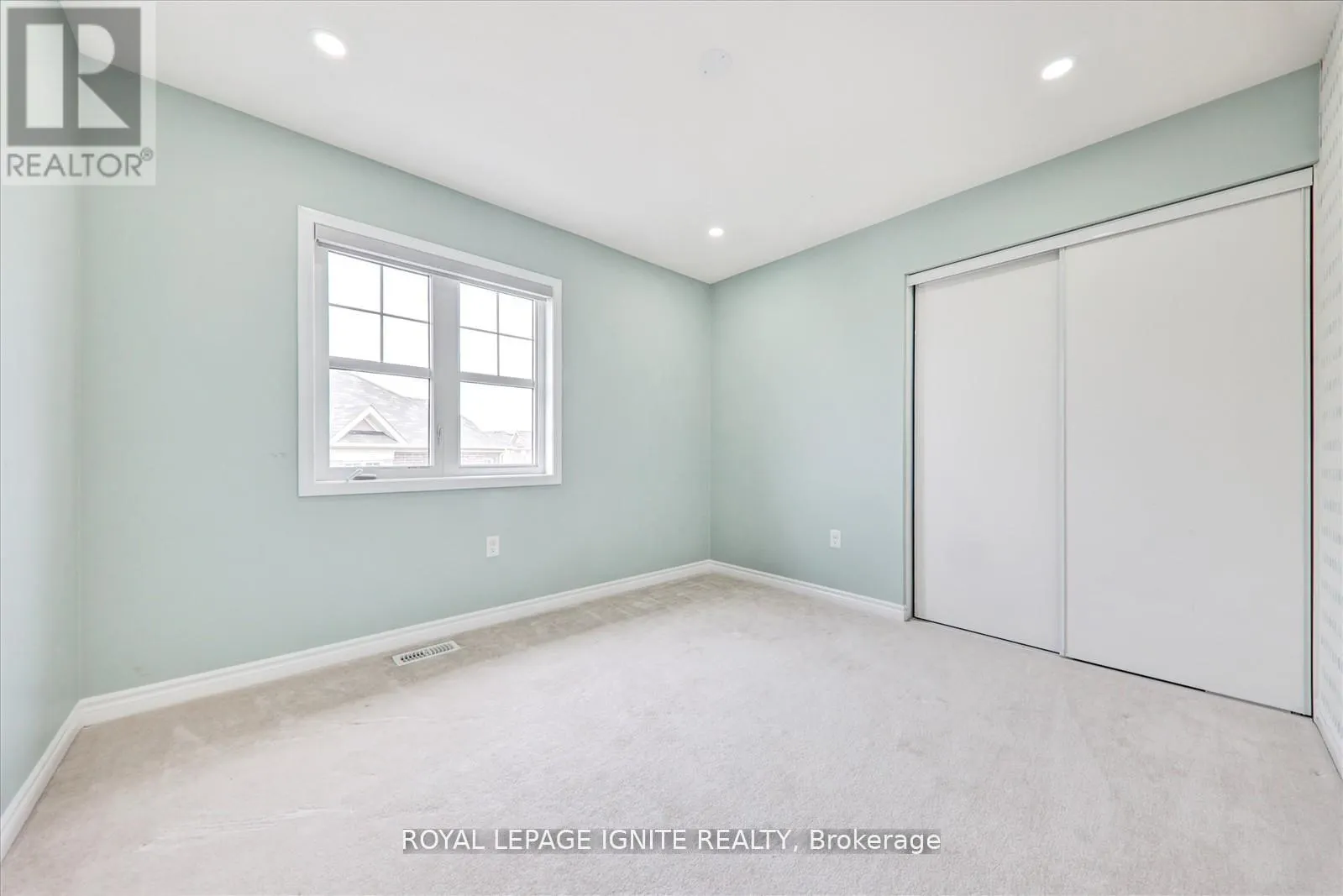 1072 FOXTAIL CRESCENT