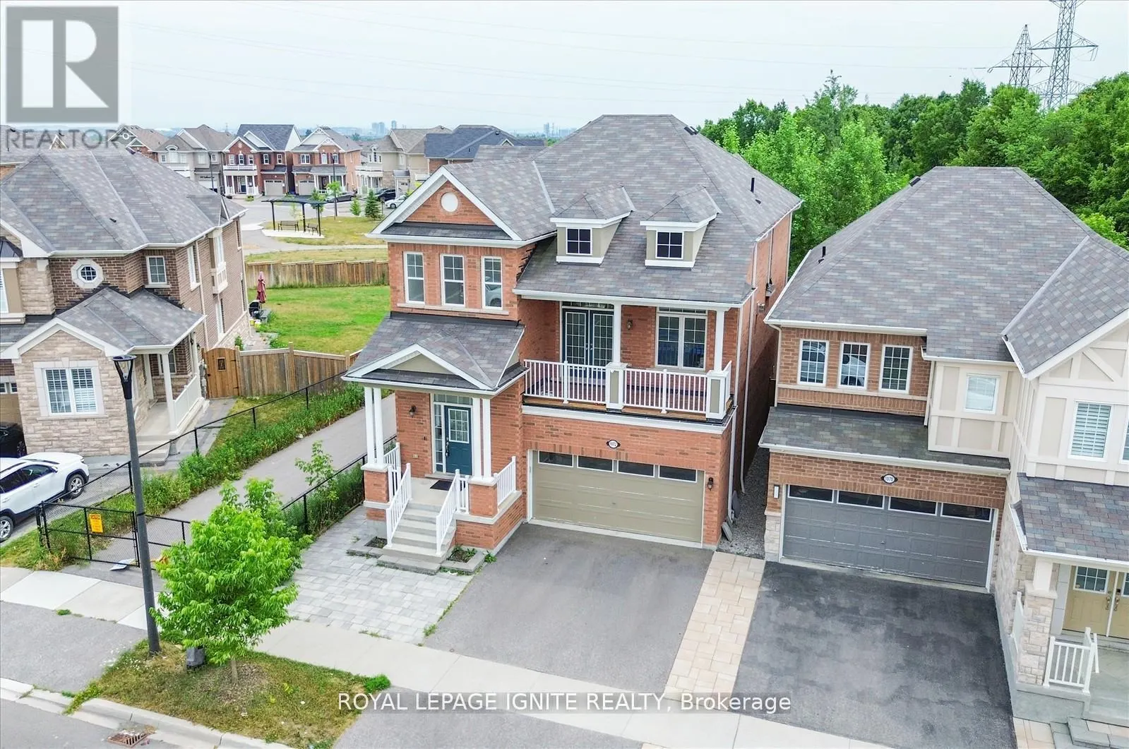 1072 FOXTAIL CRESCENT