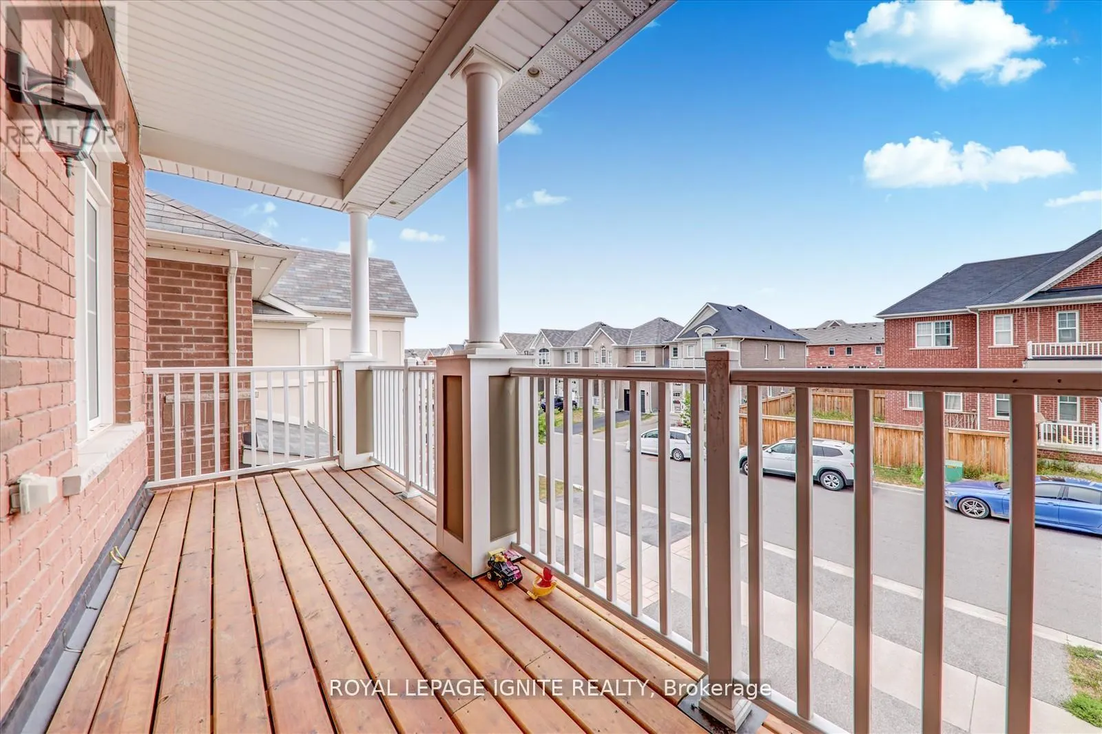 1072 FOXTAIL CRESCENT