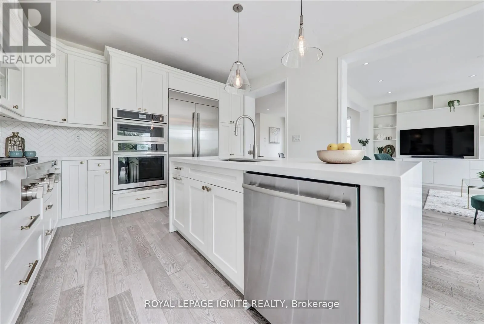 1072 FOXTAIL CRESCENT