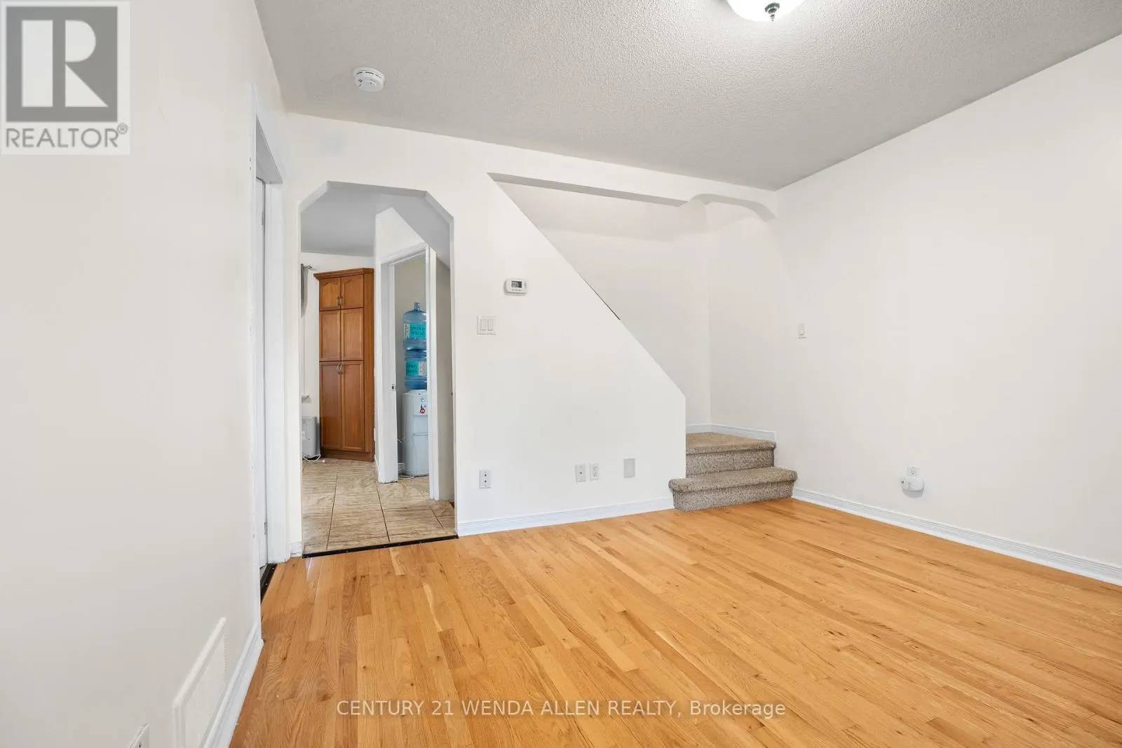 73 MONTRAVE AVENUE
