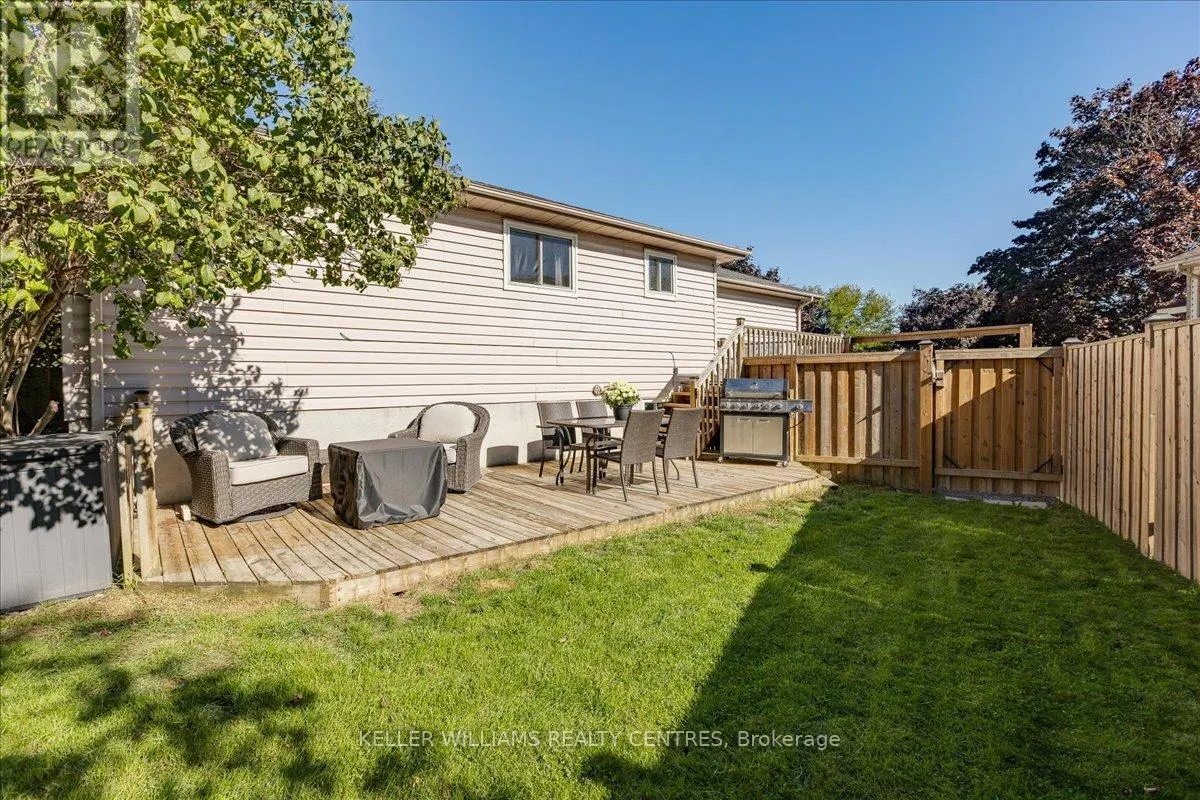 8 FAIRBAIRN COURT