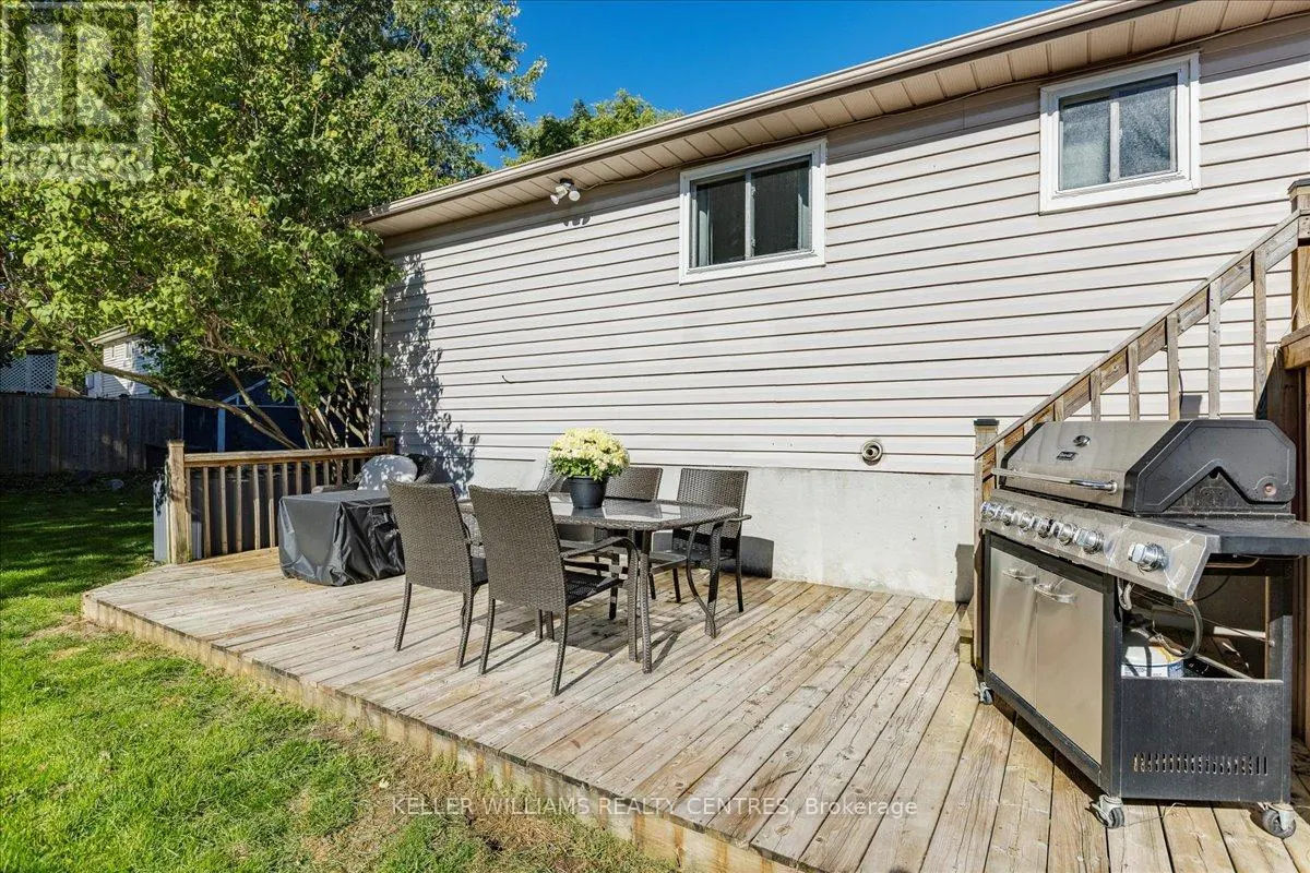 8 FAIRBAIRN COURT
