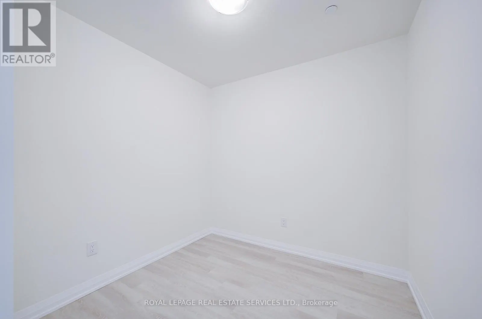 404 - 3260 SHEPPARD AVENUE E