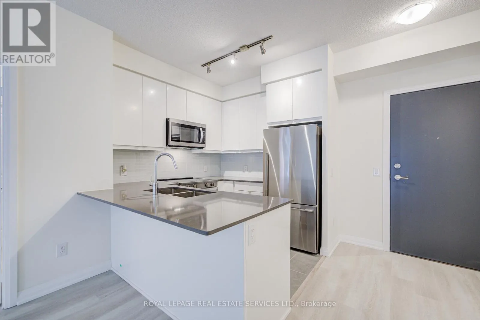 404 - 3260 SHEPPARD AVENUE E