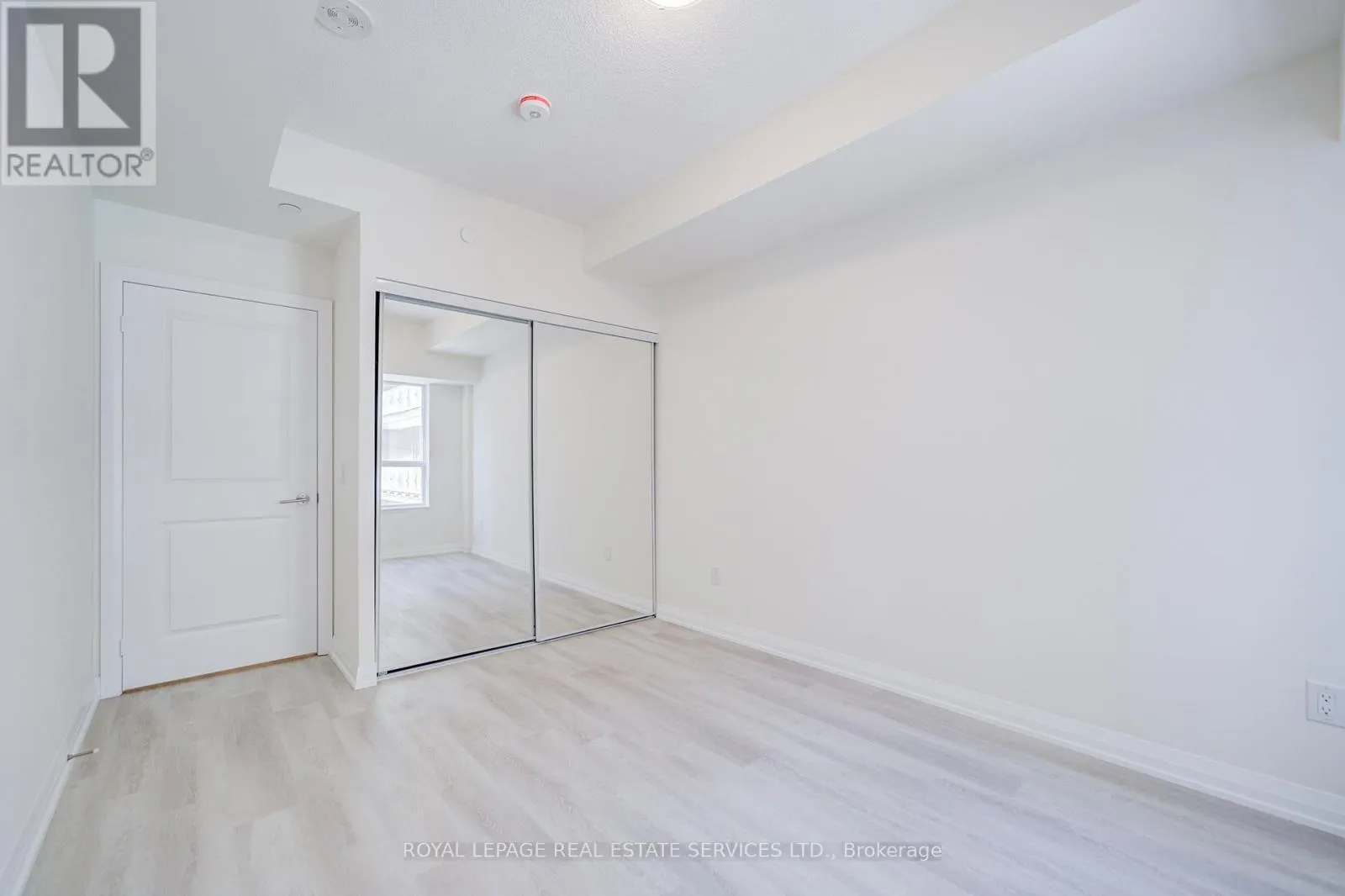 404 - 3260 SHEPPARD AVENUE E