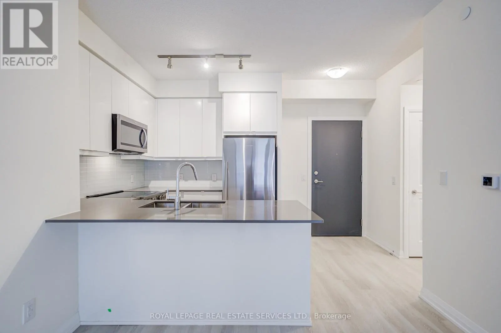 404 - 3260 SHEPPARD AVENUE E