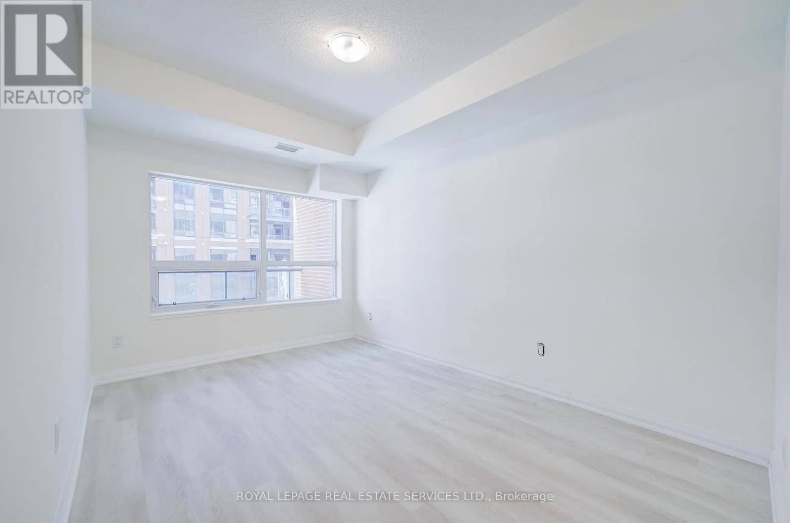404 - 3260 SHEPPARD AVENUE E