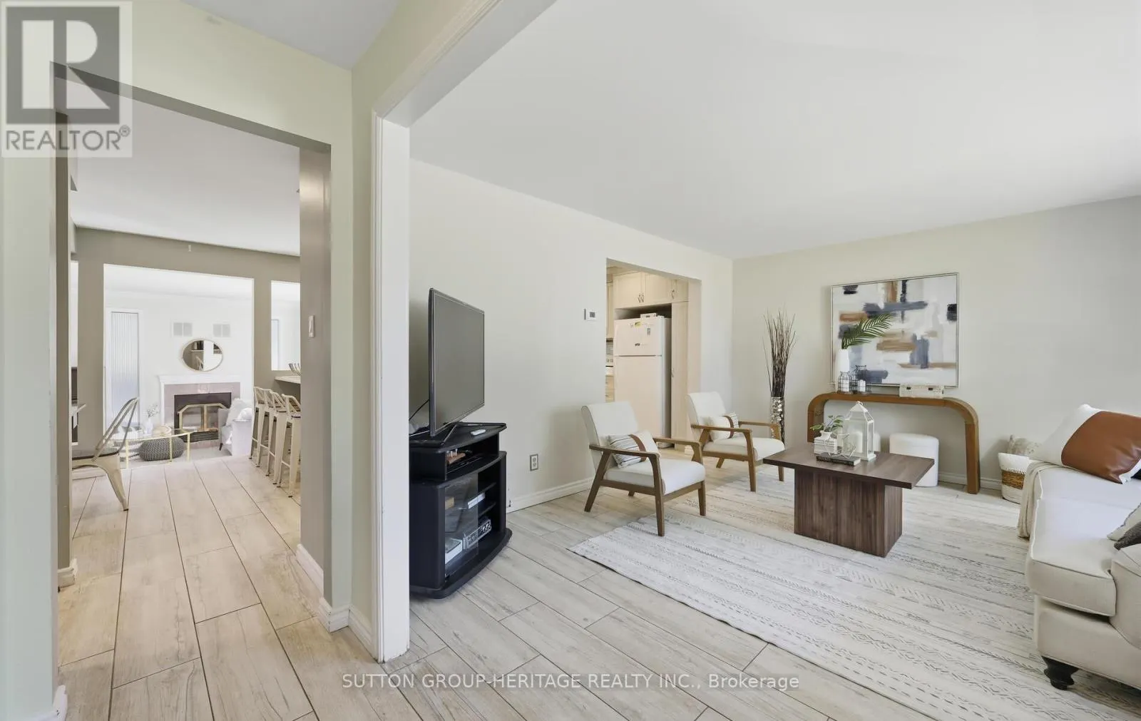 29 GLENMOUNT COURT