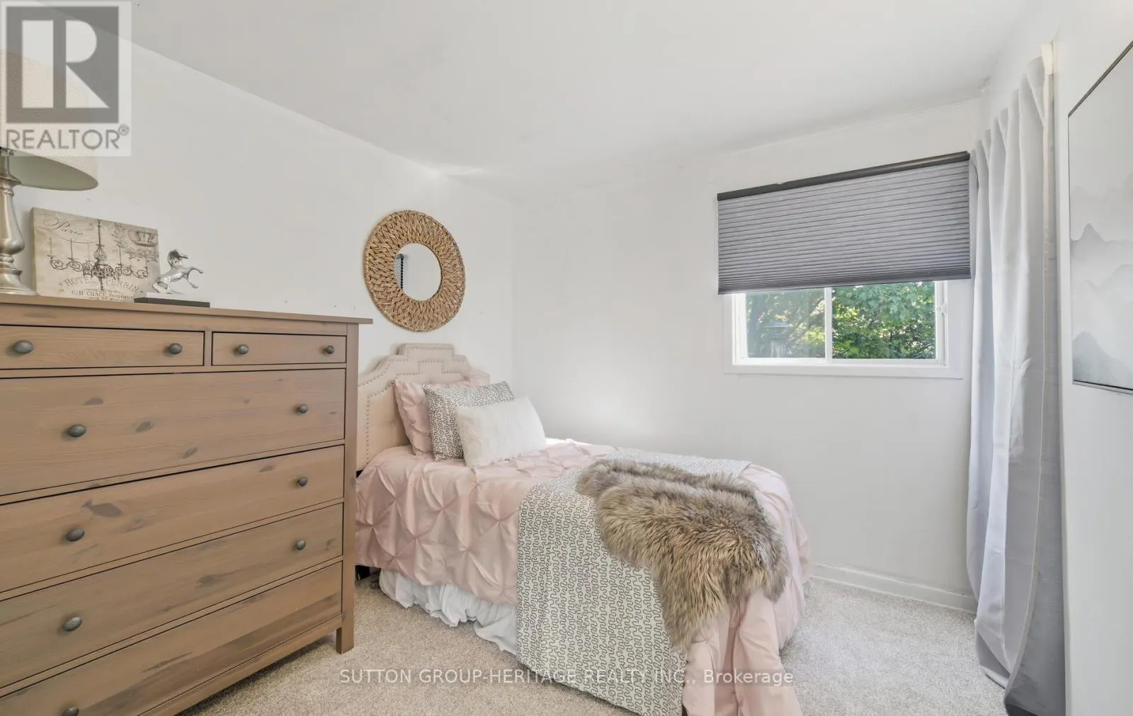 29 GLENMOUNT COURT