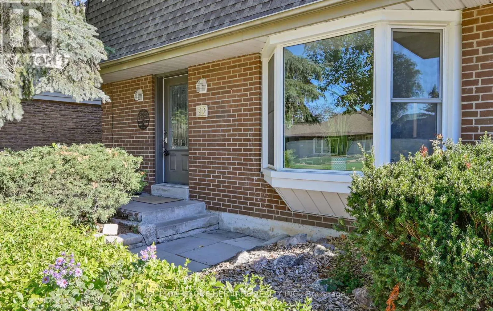 29 GLENMOUNT COURT