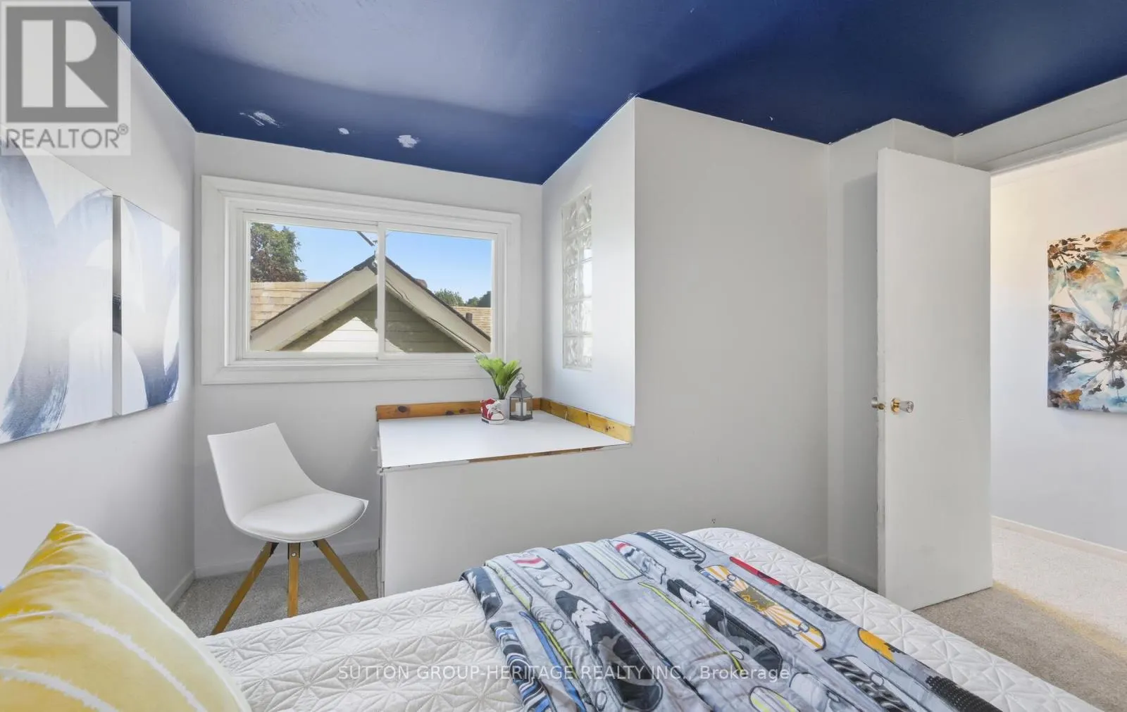 29 GLENMOUNT COURT
