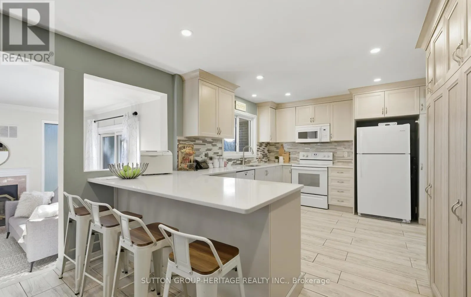 29 GLENMOUNT COURT