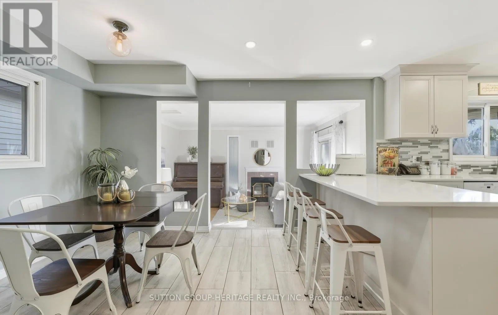 29 GLENMOUNT COURT