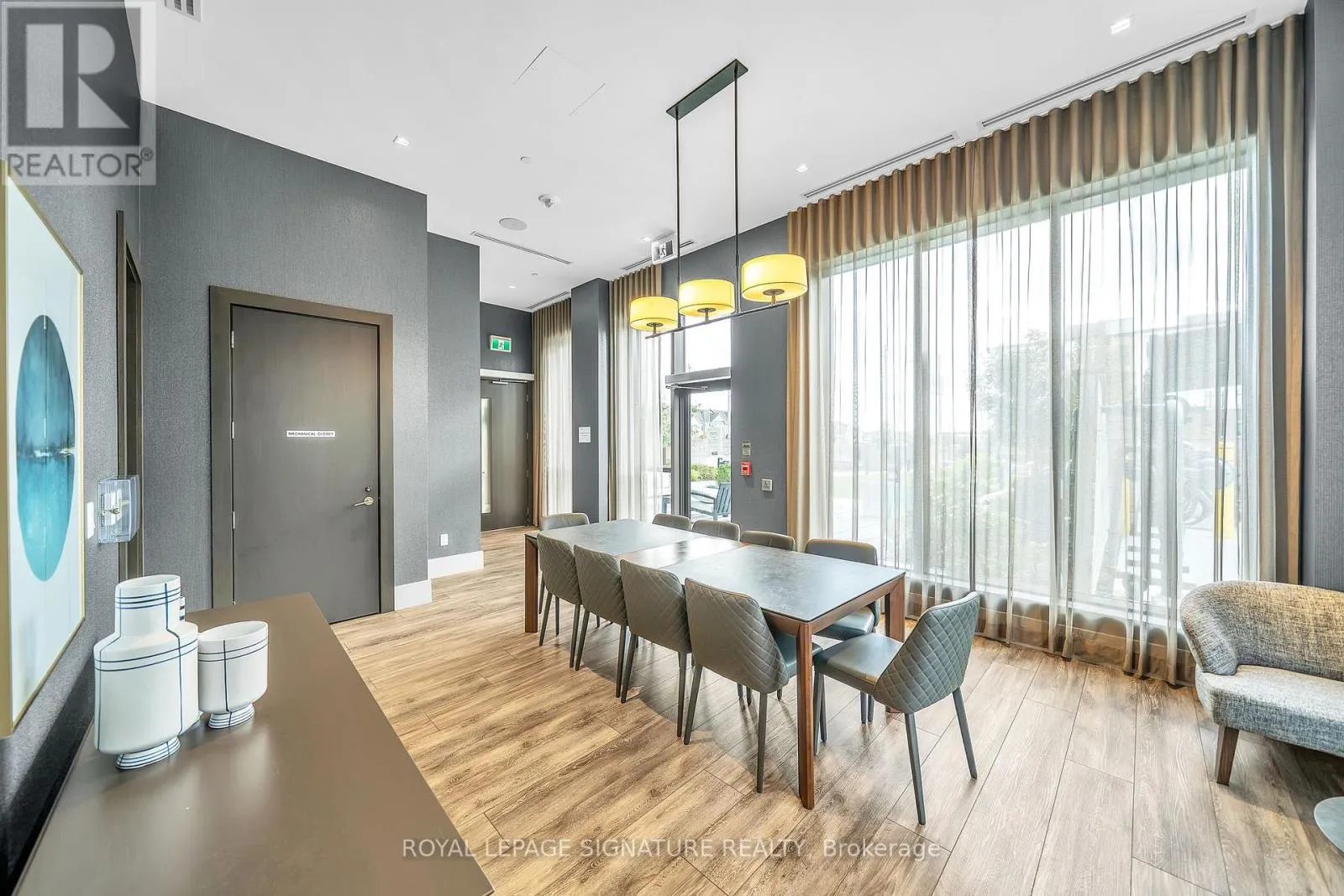 2020 - 2550 SIMCOE STREET