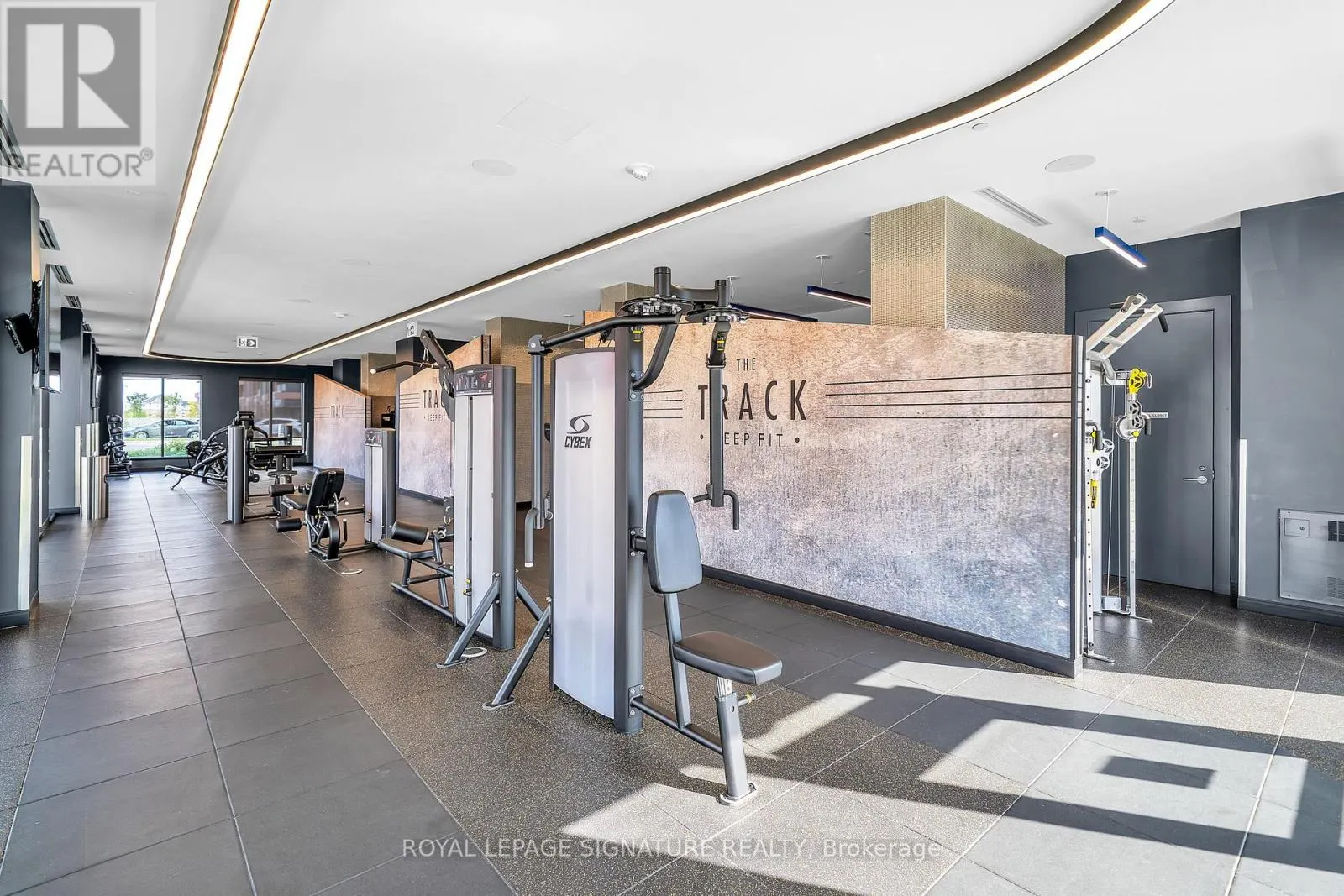 2020 - 2550 SIMCOE STREET