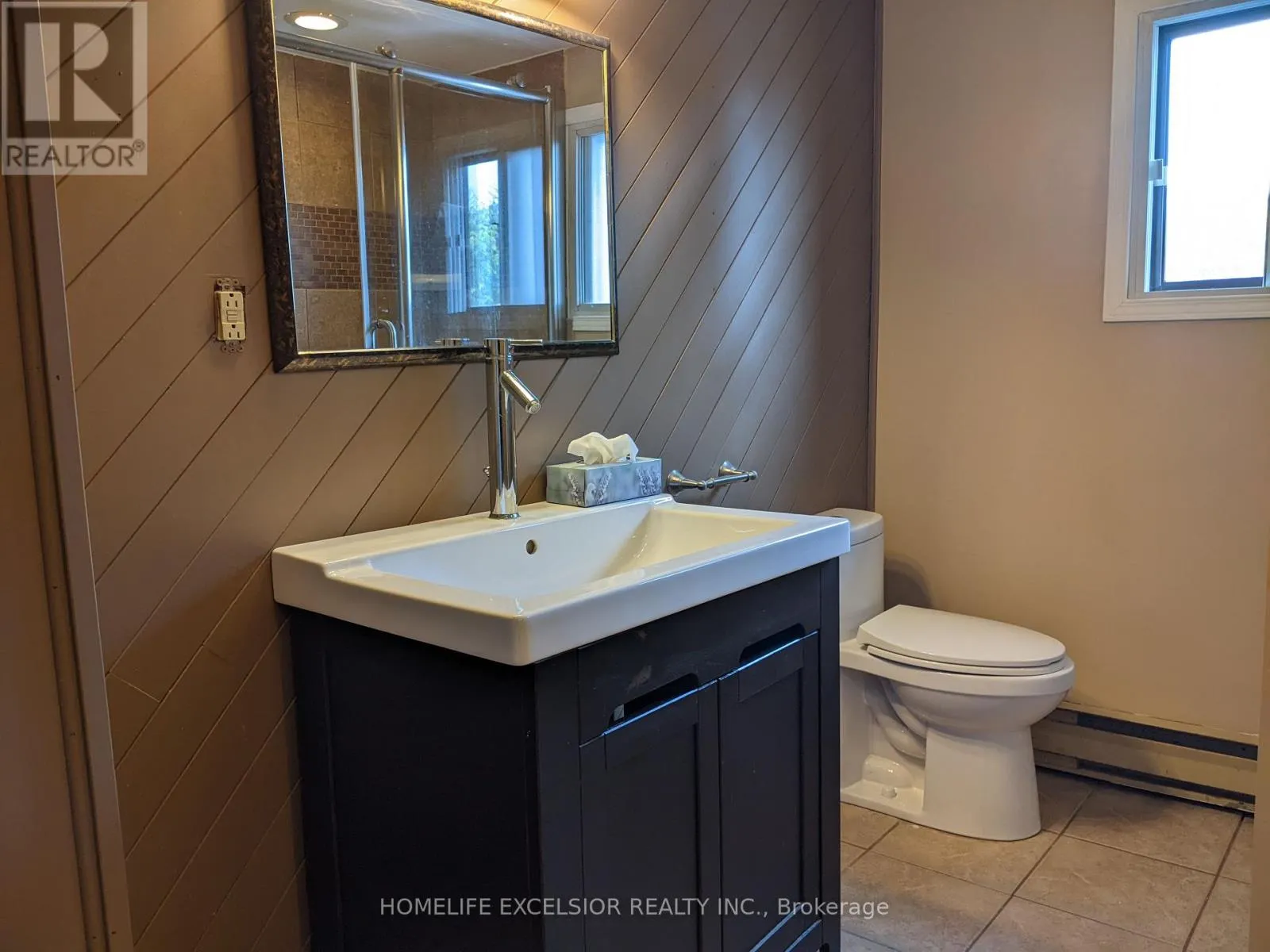 1478 SIMCOE STREET N